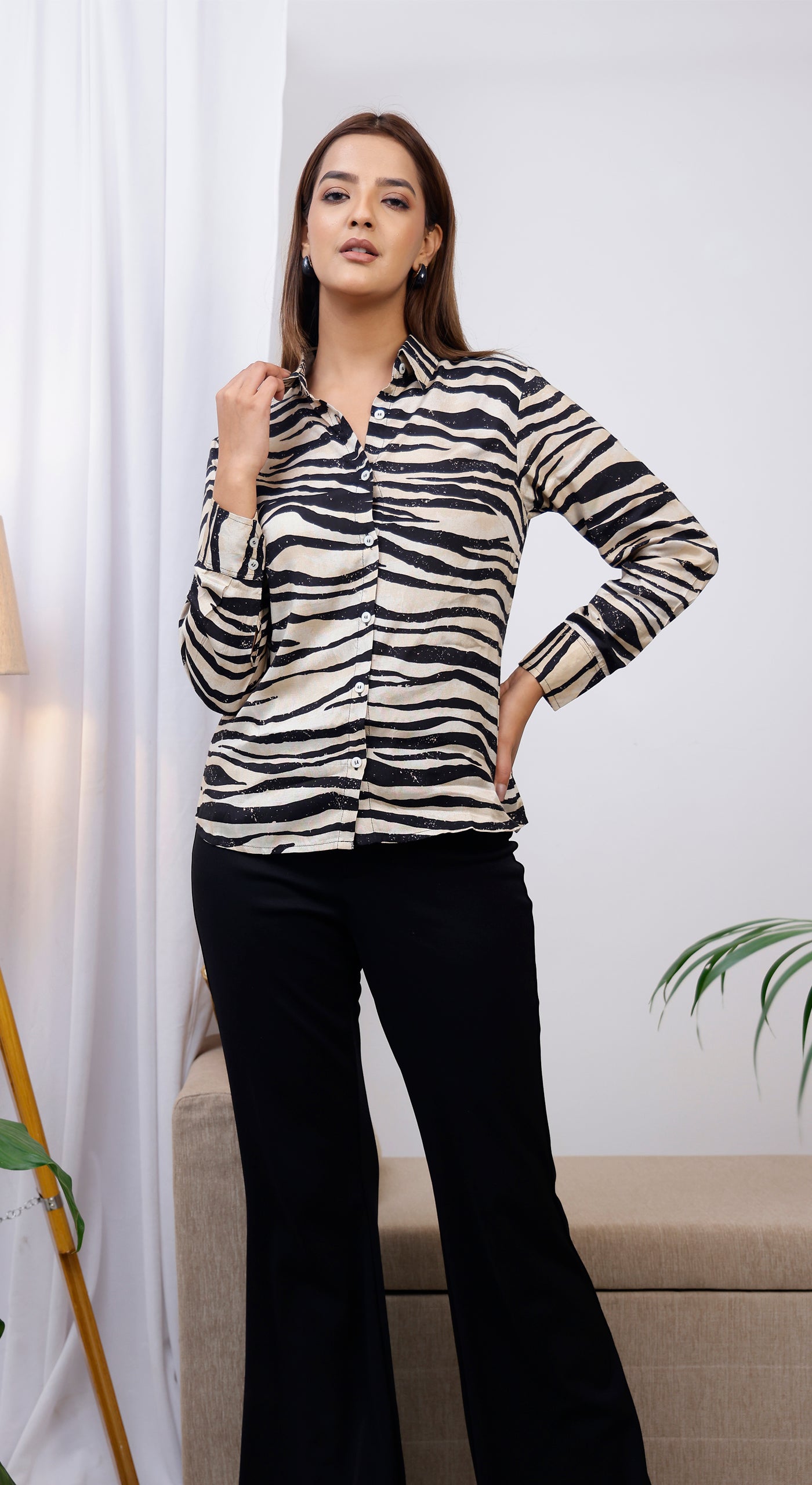 Stylish Wave Pattern Printed Full Sleeve Shirt with Buttons