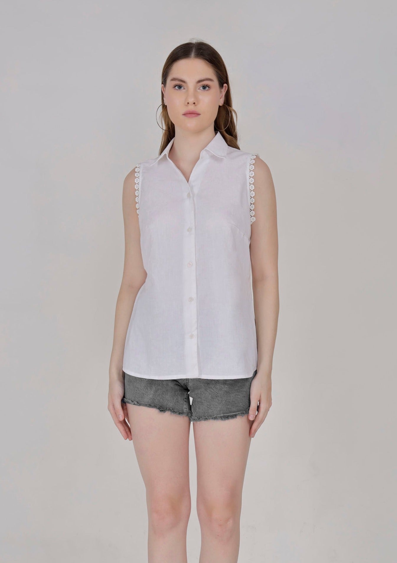 Women's Sleeveless Shirt with Buttons & Lace