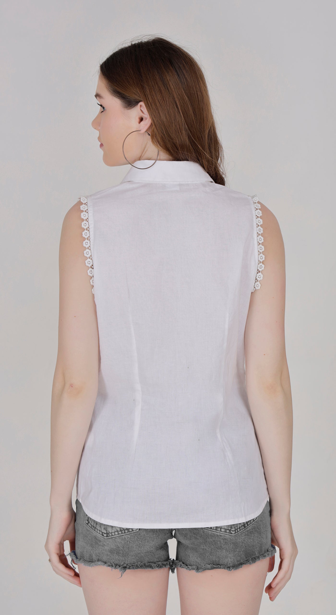 Women's Sleeveless Shirt with Buttons & Lace