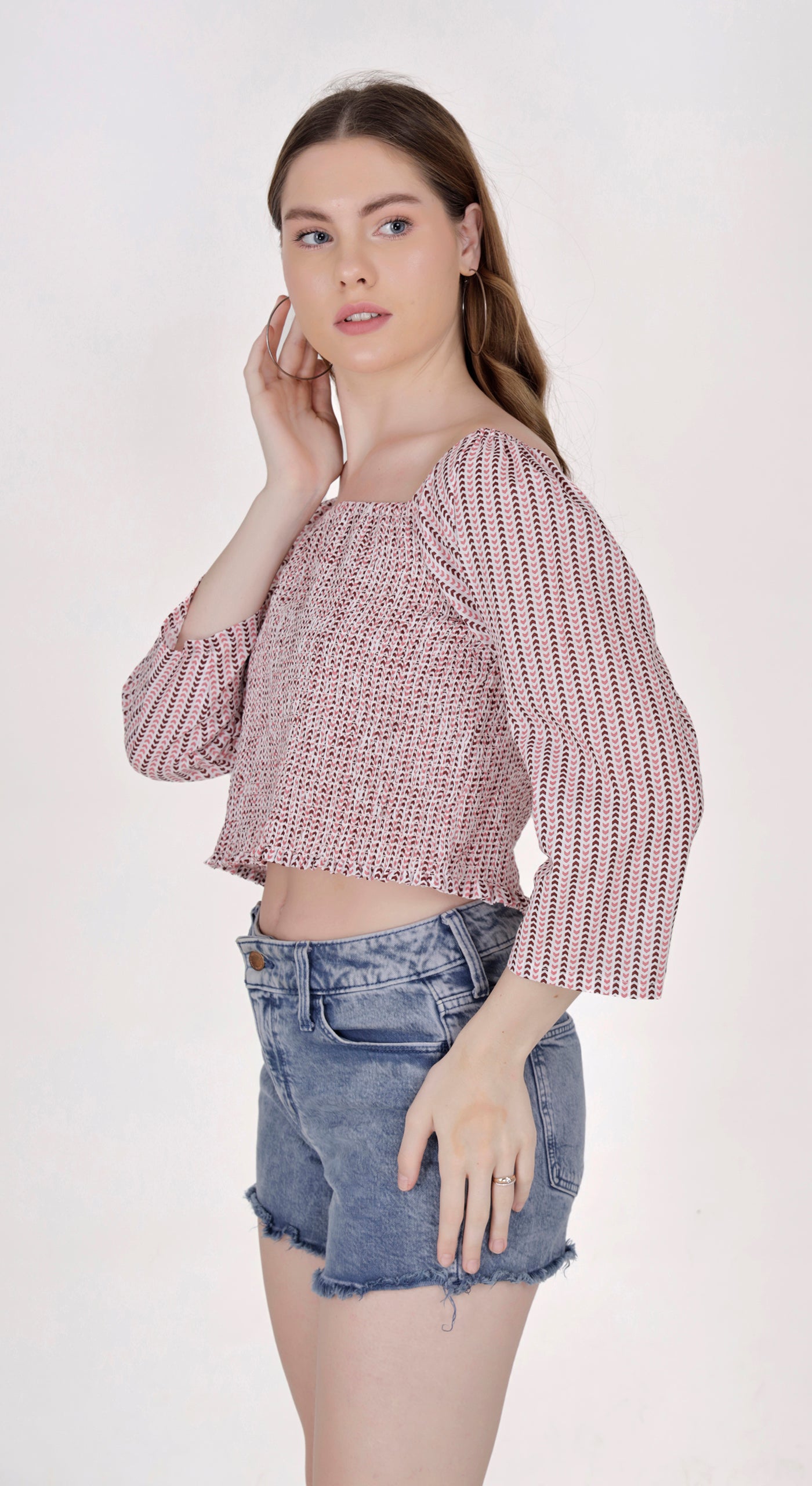 Floral Print Off-Shoulder Smocked Crop Top